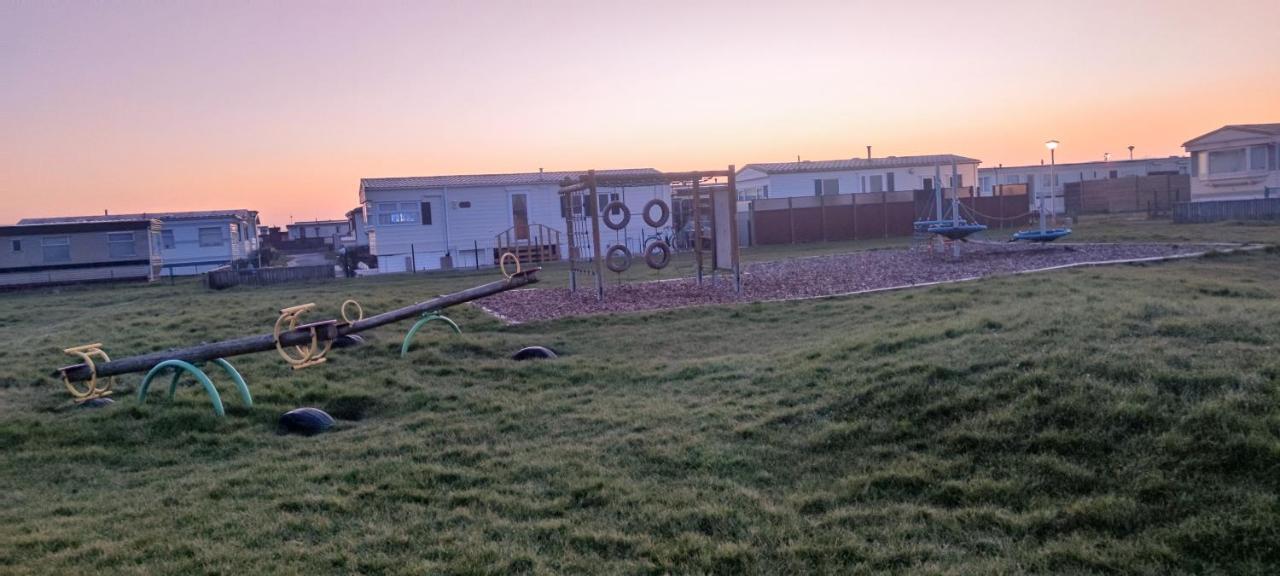 Przytulny Domek Holenderski Z Podgrzewanym Odkrytym Basenem Do Dyspozycji Gosci De Haan Exterior photo